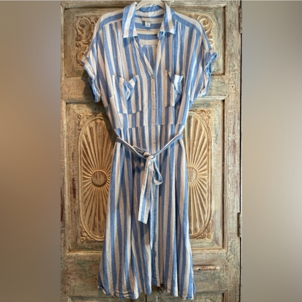 Ava & Viv Blue and White Striped Casual Shirt - Picture 15 of 16